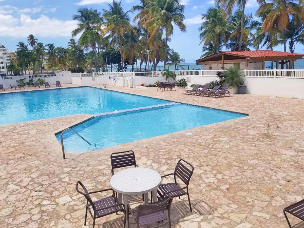 Beachfront 2 Bedroom In Heart Of Isla Verde Beach Marbella Del Caribe San Juan Exterior foto