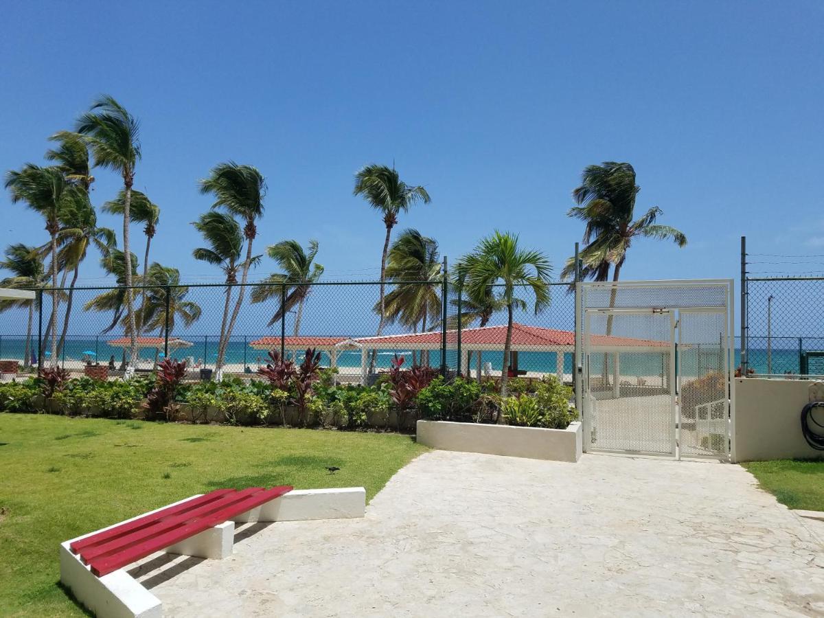 Beachfront 2 Bedroom In Heart Of Isla Verde Beach Marbella Del Caribe San Juan Exterior foto